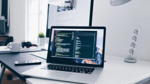 Cerca de 25% das empresas brasileiras tiveram perdas com hackers